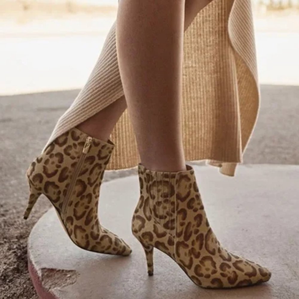 NEW Vince Camuto Ambind Bootie Calf Hair Leather